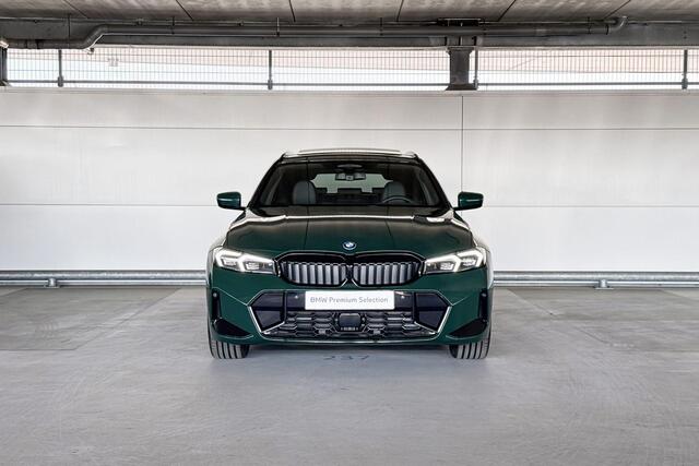 BMW 3-SERIE Touring 330e M Sport Edition | M Sportpakket Pro | Innovation Pack | Comfort Pack | Trekhaak