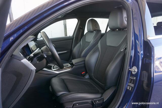 BMW 3-SERIE Touring 318i Sportline | Carplay | Dealerauto | Camera | 4cilinder