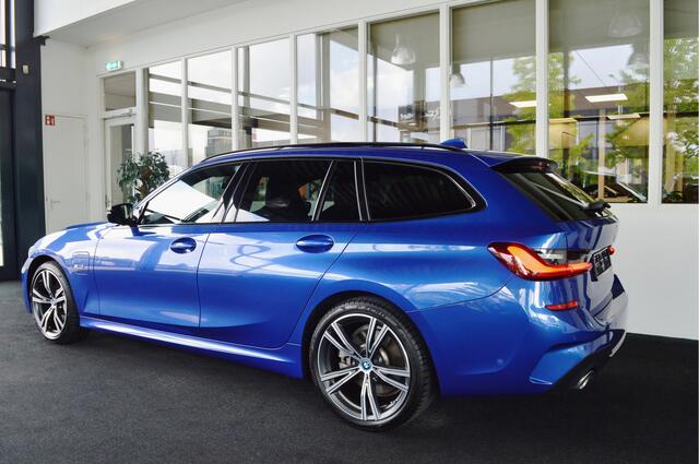 BMW 3-SERIE Touring 330e Hybride M-Sportedition | M-Kuipstoelen !