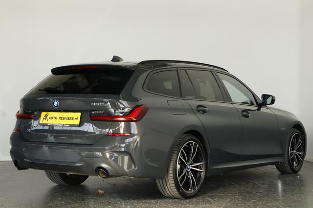 BMW 3-SERIE Touring 330e xDrive M-Sport / Panorama / ACC / Cam / Carbon / CarPlay