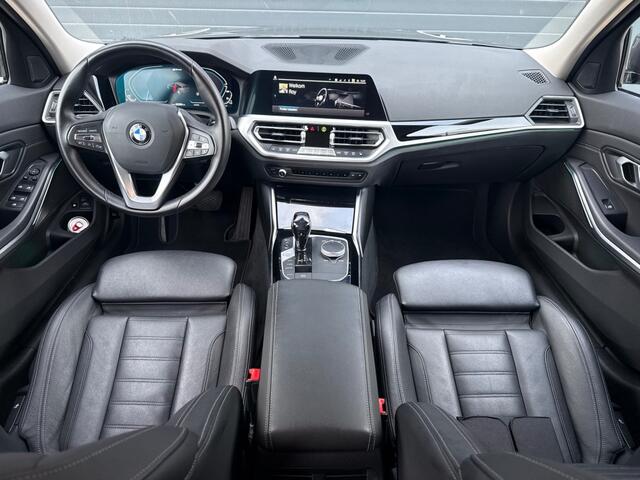 BMW 3-SERIE 330e *JAAR GARANTIE* LED NAVI BT PDC STOELVERWARMING 18 INCH *APK 10-2027*