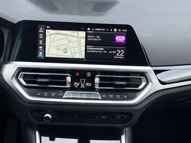 BMW 3-SERIE 330e *JAAR GARANTIE* LED NAVI BT PDC STOELVERWARMING 18 INCH *APK 10-2027*