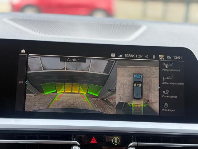 BMW 3-SERIE 330e *JAAR GARANTIE* LED NAVI BT PDC STOELVERWARMING 18 INCH *APK 10-2027*