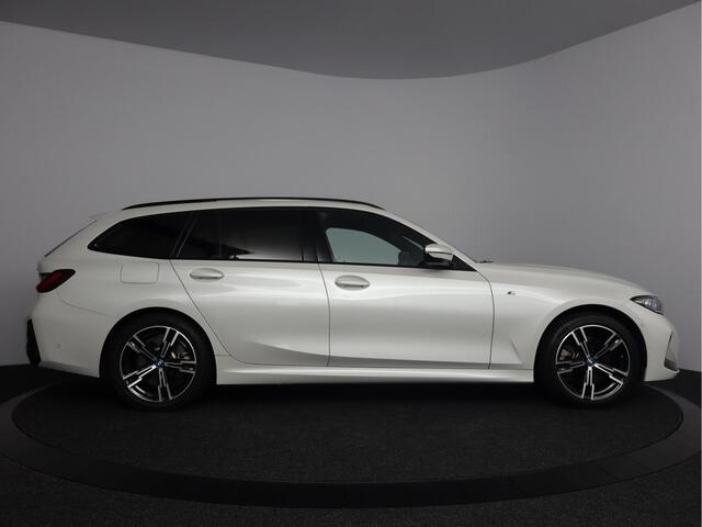 BMW 3-SERIE Touring 330e M-Sport | Panoramadak | Laser LED