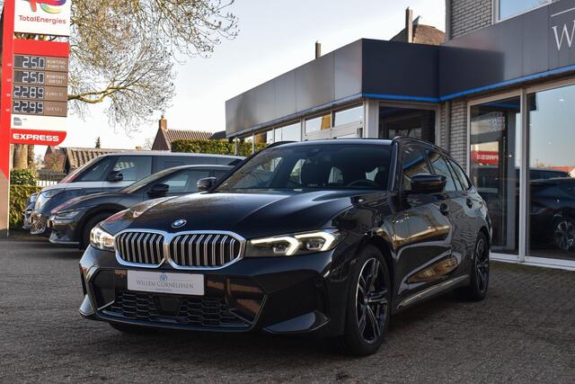 BMW 3-SERIE Touring 330i xDrive M-Sport ACC HiFi Stoelverwarming Apple