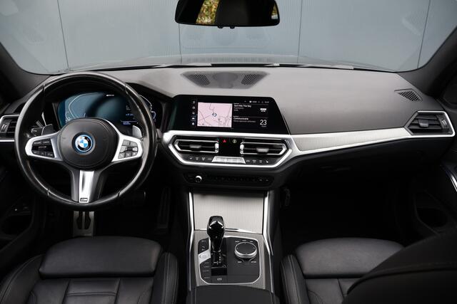 BMW 3-SERIE Touring 320e M Sport Business Edition Plus | Live Cockpit Prof. | Trekhaak elektr. | DAB+ | Stoelverwarming | Leer | HiFi audio | M-Pakket