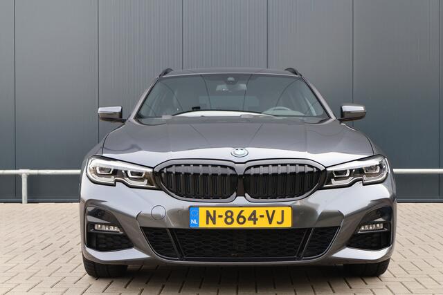 BMW 3-SERIE Touring 320e M Sport Business Edition Plus | Live Cockpit Prof. | Trekhaak elektr. | DAB+ | Stoelverwarming | Leer | HiFi audio | M-Pakket