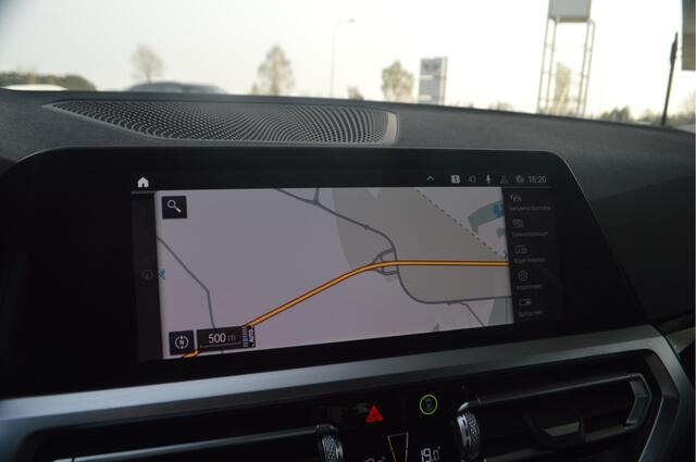 BMW 3-SERIE Touring 330e Automaat / Comfort Access / Achteruitrijcamera / Laserlight / Head-Up / Cruise Control