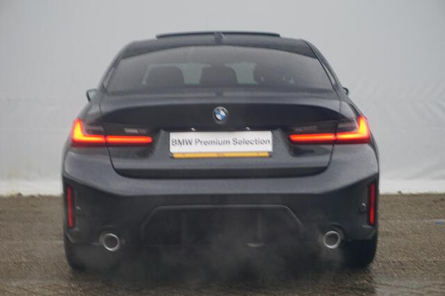 BMW 3-SERIE Sedan 318i M Sport / Panorama Dak / Stoel- en Stuurverwarming | Ekris Selection