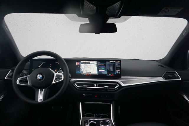 BMW 3-SERIE Sedan 318i M Sport / Panorama Dak / Stoel- en Stuurverwarming | Ekris Selection