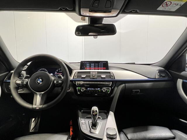 BMW 3-SERIE Touring 320i Edition M Sport Shadow Executive | Navigatie | Lederen Bekleding | Elektrisch Uitklapbare Trekhaak | Cruise Control | Airco |