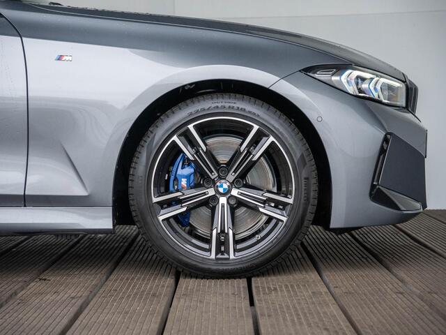 BMW 3-SERIE Sedan 320i Sedan M Sportpakket / Adaptive LED / Stoelverwarming / Glazen panoramadak | Ekris Selection