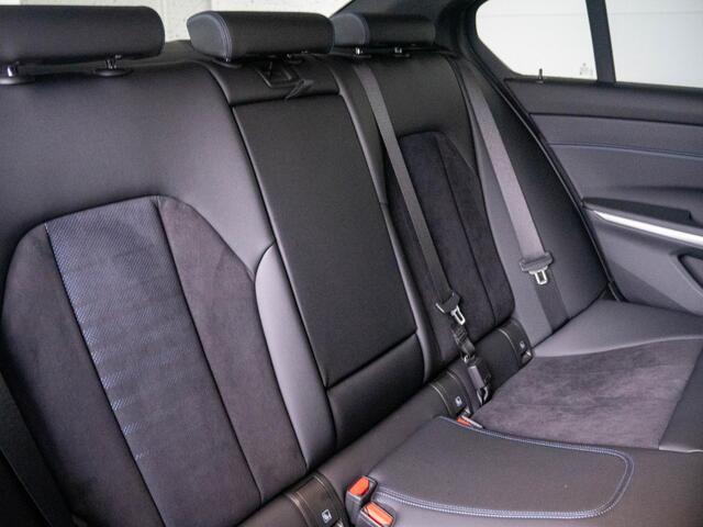 BMW 3-SERIE Sedan 320i Sedan M Sportpakket / Adaptive LED / Stoelverwarming / Glazen panoramadak | Ekris Selection