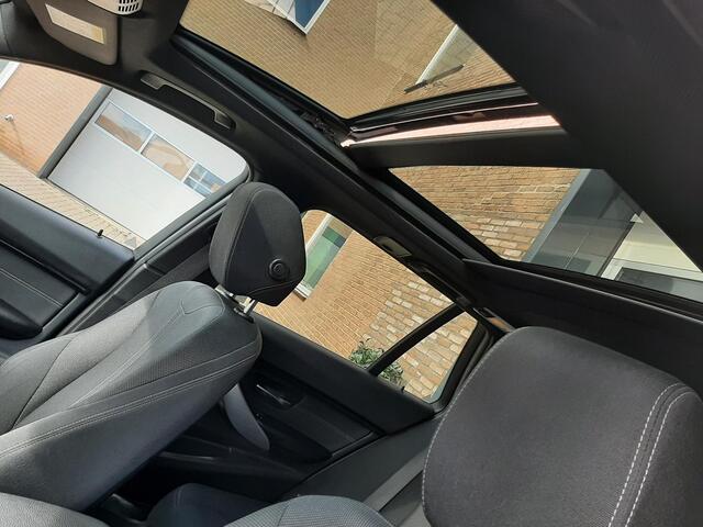 BMW 3-SERIE Touring 320i Lease Executive Panorama Ned auto