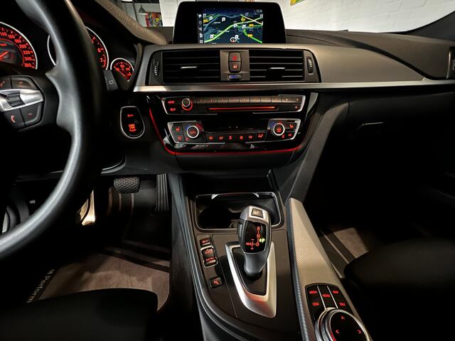 BMW 3-SERIE Touring 318i M Sport / Stoelverwarming / LED / PDC