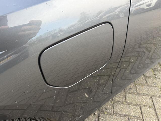 BMW 3-SERIE 330e | 360* Camera | Navigatie | Lederen Bekleding | DAB | Trekhaak |