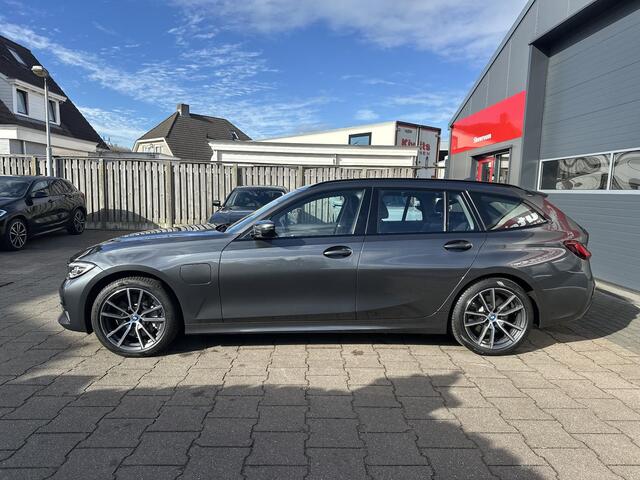 BMW 3-SERIE Touring 330e High Exe Pano|HiFi|Sportstoel|Stuurverw|Trekh