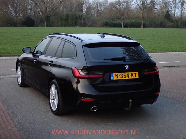 BMW 3-SERIE Touring 320e Business Edition Plus ACC / CARPLAY / CAMERA / TREKHAAK / LEER
