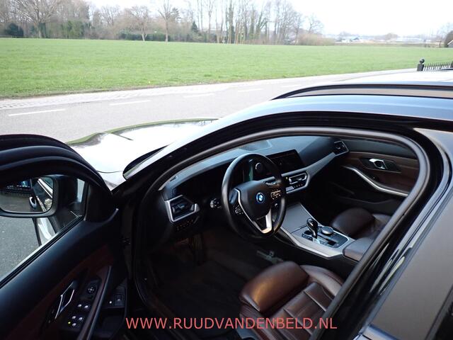 BMW 3-SERIE Touring 320e Business Edition Plus ACC / CARPLAY / CAMERA / TREKHAAK / LEER