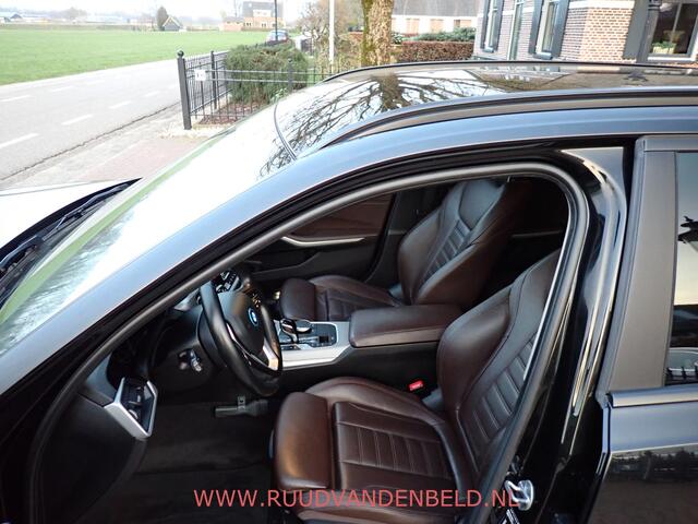BMW 3-SERIE Touring 320e Business Edition Plus ACC / CARPLAY / CAMERA / TREKHAAK / LEER