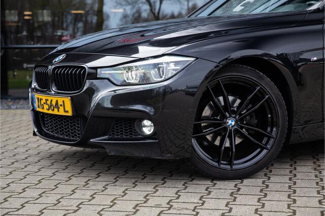 BMW 3-SERIE Touring 318i M Sport Edition , Trekhaak, Leer, Carplay,