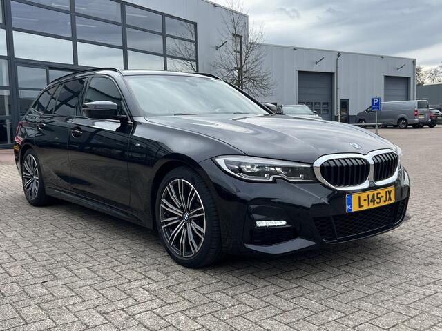 BMW 3-SERIE Touring 318i 2.0 M-Sport Business Edition Navigatie Trekhaak Sporstoelen Camera Carplay Life Cockpit Extra Getint Glas NL Auto