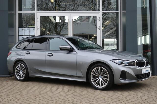 BMW 3-SERIE 320E FACELIFT, Trekhaak, Panorama/ Schuifdak, Head Up Display, etc.