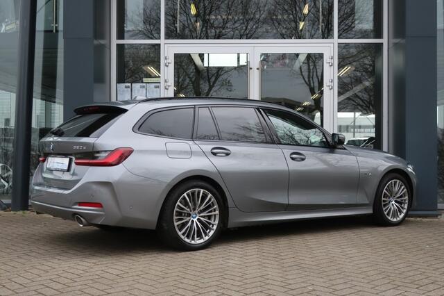 BMW 3-SERIE 320E FACELIFT, Trekhaak, Panorama/ Schuifdak, Head Up Display, etc.