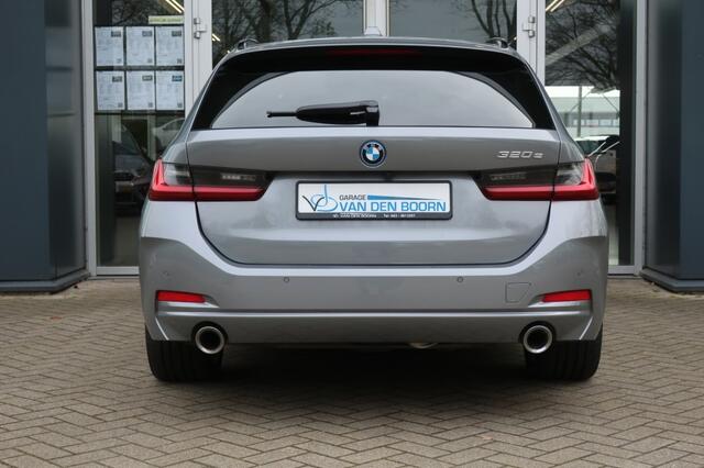 BMW 3-SERIE 320E FACELIFT, Trekhaak, Panorama/ Schuifdak, Head Up Display, etc.