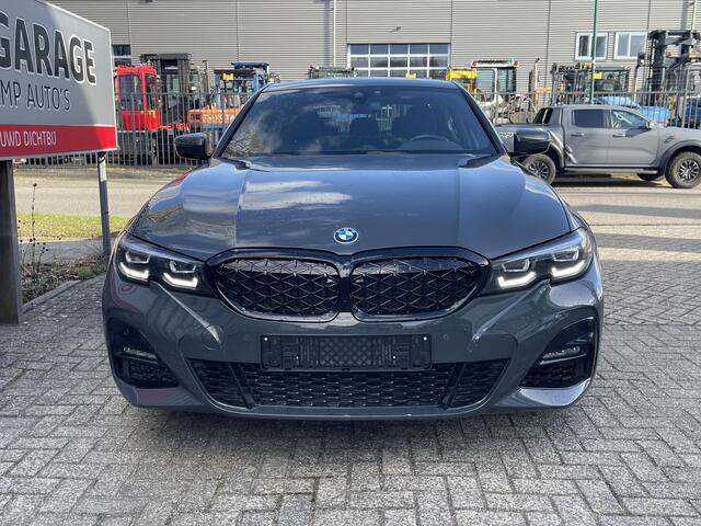 BMW 3-SERIE 330e xDrive High Executive M Sport 19"/Stoelverwarming + memory/Keyless/Camera/HiFi/Apple Carplay & Android Auto