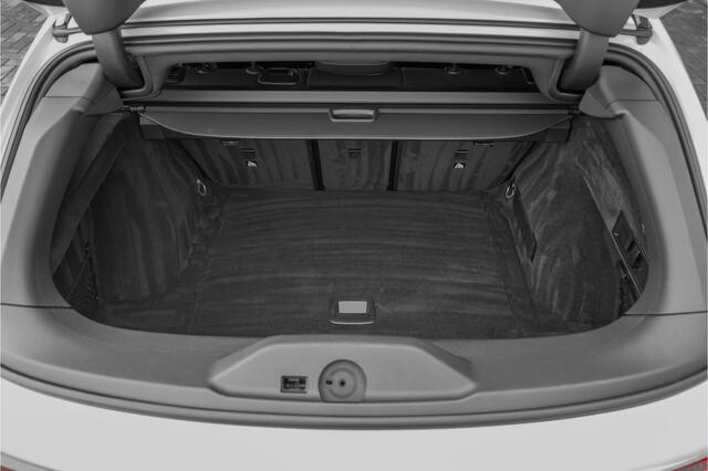 BMW 3-SERIE Touring 330i High Executive Pano HUD ACC Trekhaak Stoel & Stuurverw