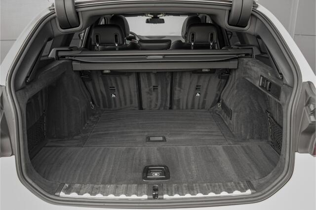 BMW 3-SERIE Touring 330i High Executive Pano HUD ACC Trekhaak Stoel & Stuurverw