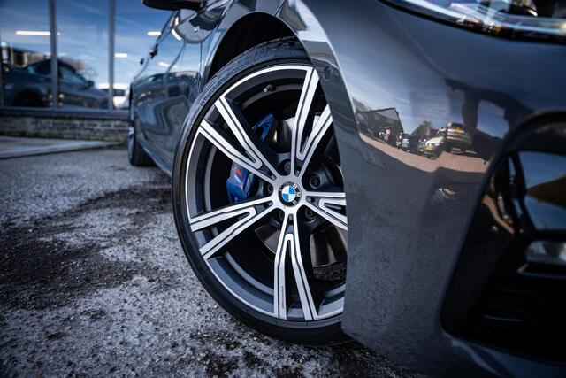 BMW 3-SERIE 330i M-Sport Individual|Pano|H&K|Dravitgrau|360°|Elek-a.klep|ACC|Leder|Carplay|NL-auto