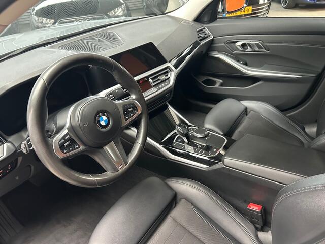 BMW 3-SERIE 330I EXECUTIVE / Sportstoelen / Half Leder