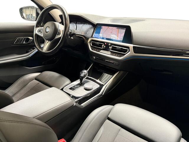 BMW 3-SERIE 330e Sport Line I Carplay I Half-Leder I Stoel/Stuurverwarming