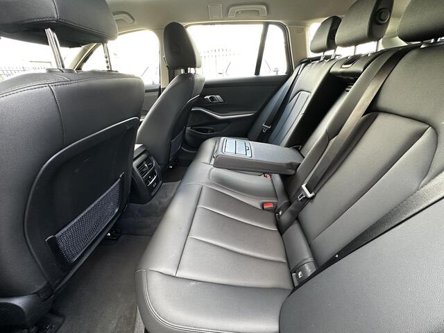 BMW 3-SERIE Touring 320i Leder|Camera|Sfeer|AdapLed