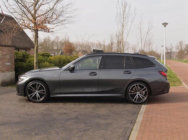 BMW 3-SERIE Touring 318i Business Edition | M-pakket | Sfeerverlichting | Automaat | Apple Carplay | NL-Auto |