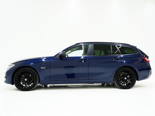 BMW 3-SERIE Touring 320e Shadow Line | Trekhaak | Adaptive Cruise | Memory | Stoelverwarming | PDC | Dodehoek | Carplay