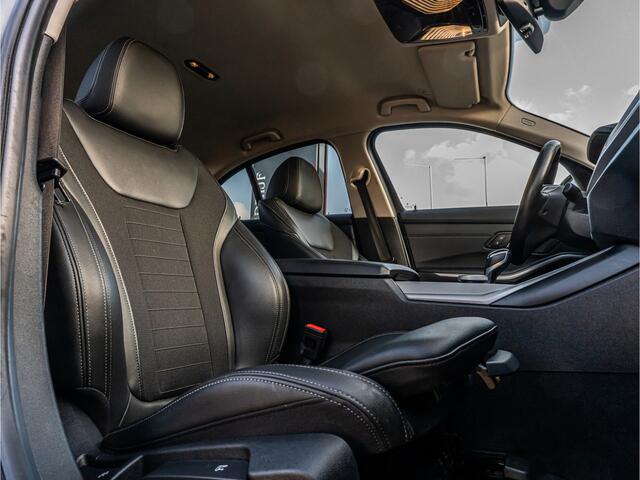 BMW 3-SERIE 318i Executive ORG NL SHADOW LINE 19 INCH LEDER LED PRIVACY GLASS