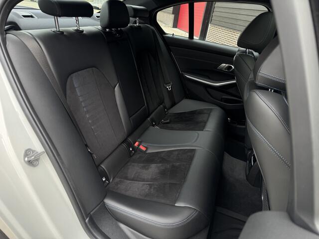 BMW 3-SERIE 330e M Sport 292 pk LASER, PANO, Memory, ACC