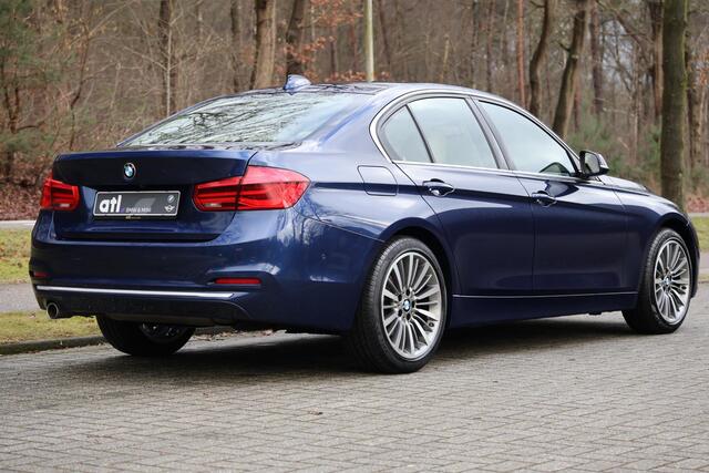 BMW 3-SERIE 318i Luxury Edition AUT | Leder | Navi Pro | LED | Camera | Stoelverwarm. | Hifi | Clima | Alarm kl.3 | PDC v+a | Etc.