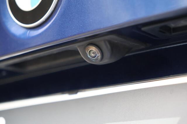 BMW 3-SERIE 318i Luxury Edition AUT | Leder | Navi Pro | LED | Camera | Stoelverwarm. | Hifi | Clima | Alarm kl.3 | PDC v+a | Etc.