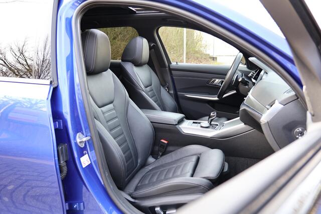 BMW 3-SERIE Touring 330i xDrive High Executive M-pakket | Pano | HUD | 19" | Laser | Keyless | Hifi | Camera | DAB | Elektr. stoel + mem | Alarm kl.3 | Etc.