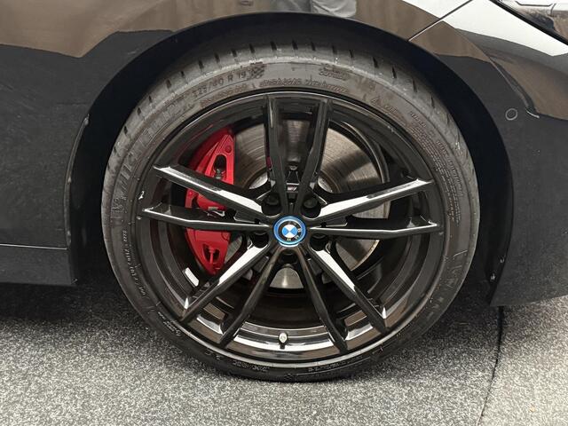 BMW 3-SERIE 330e M Sport Plus Head Up|H&K|Pano|Laser|Driving ass