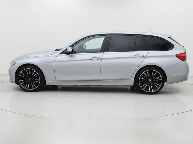 BMW 3-SERIE Touring 320i Luxury Edition | Clima | Cruise | Leder | Multimedia/Navi | Stoelverwarming | PDC |