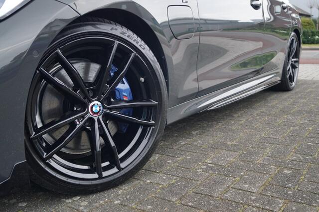 BMW 3-SERIE 330e (292pk) M340I Look Laser/HUD/HenK/Pano/Carbon