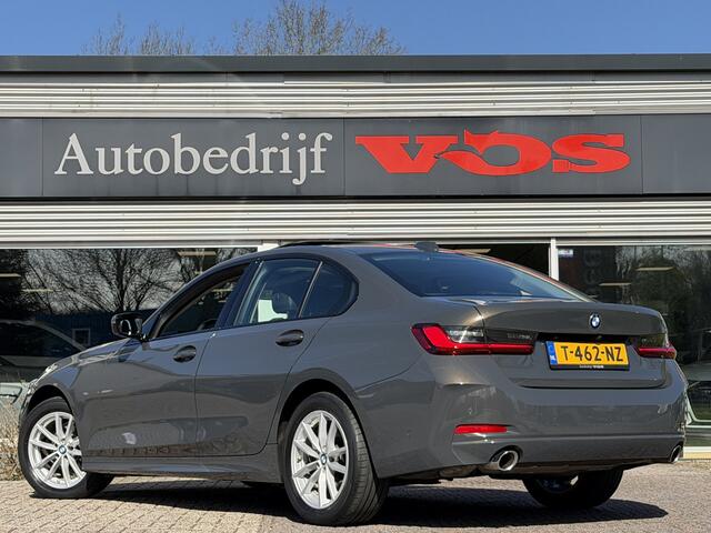 BMW 3-SERIE 318i LCI | Schuif/kantel dak | Leder | Camera | LED