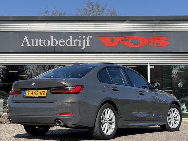 BMW 3-SERIE 318i LCI | Schuif/kantel dak | Leder | Camera | LED