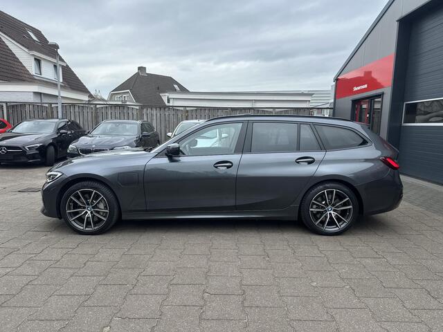 BMW 3-SERIE Touring 330e High Exe Pano|HiFi|Sportstoel|Stuurverw|Trekh