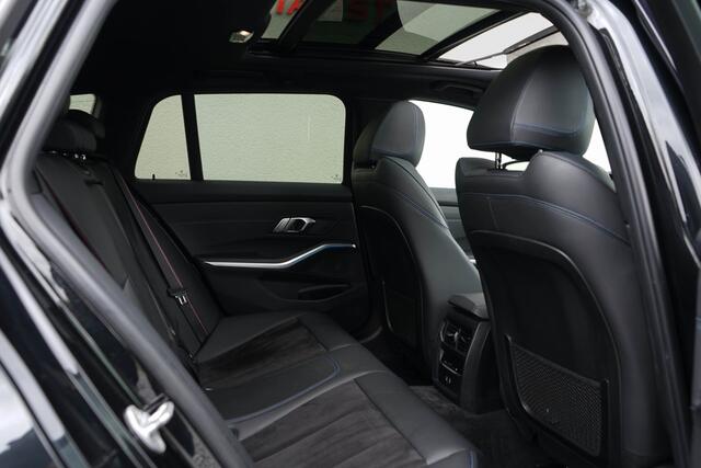 BMW 3-SERIE Touring 330e M-sport/ Panoramadak/ 20"